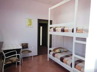 Хостелы Хостел Эдельвейс Колодищи Кровать в общем номере для женщин с 4 кроватями-2